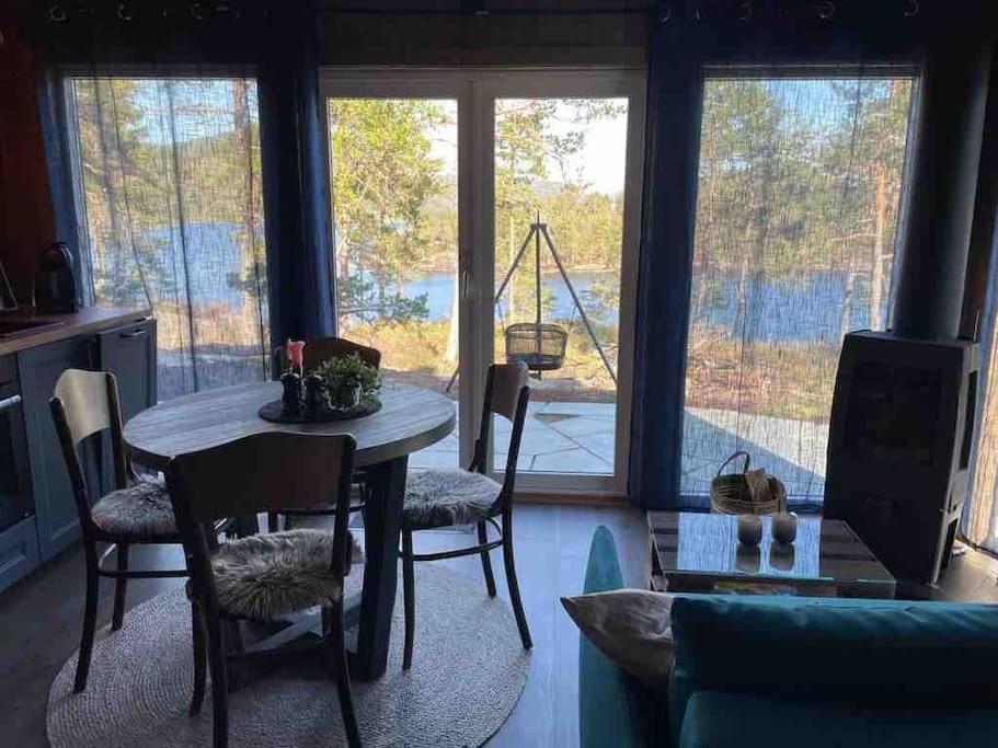 Cosy Cabin Between Lake And Mountain Treungen 외부 사진